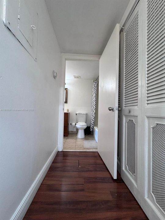 待售: $195,000 (1 贝兹, 1 浴室, 782 平方英尺)