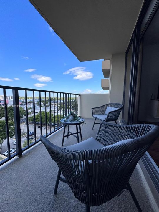 待售: $195,000 (1 贝兹, 1 浴室, 782 平方英尺)