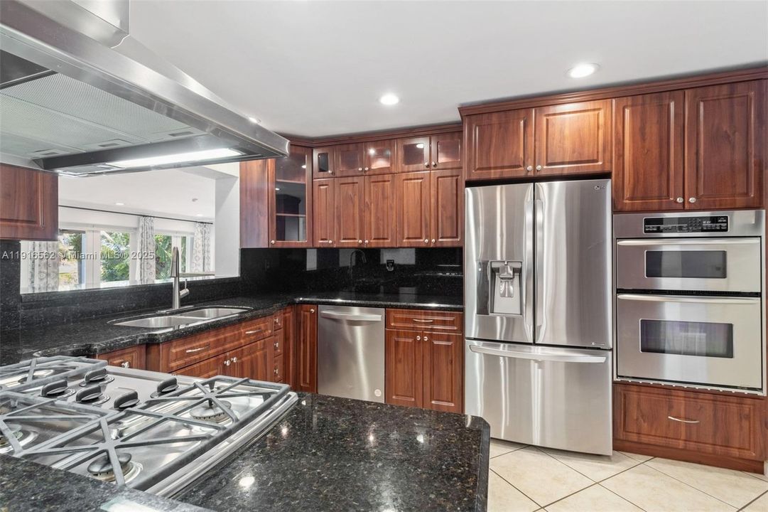 For Sale: $995,000 (4 beds, 2 baths, 2406 Square Feet)