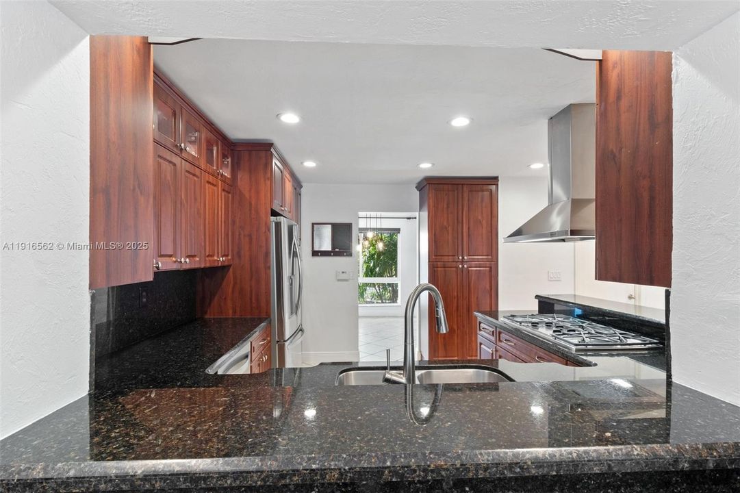 For Sale: $995,000 (4 beds, 2 baths, 2406 Square Feet)