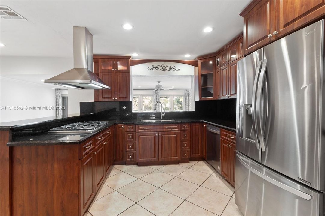 For Sale: $995,000 (4 beds, 2 baths, 2406 Square Feet)