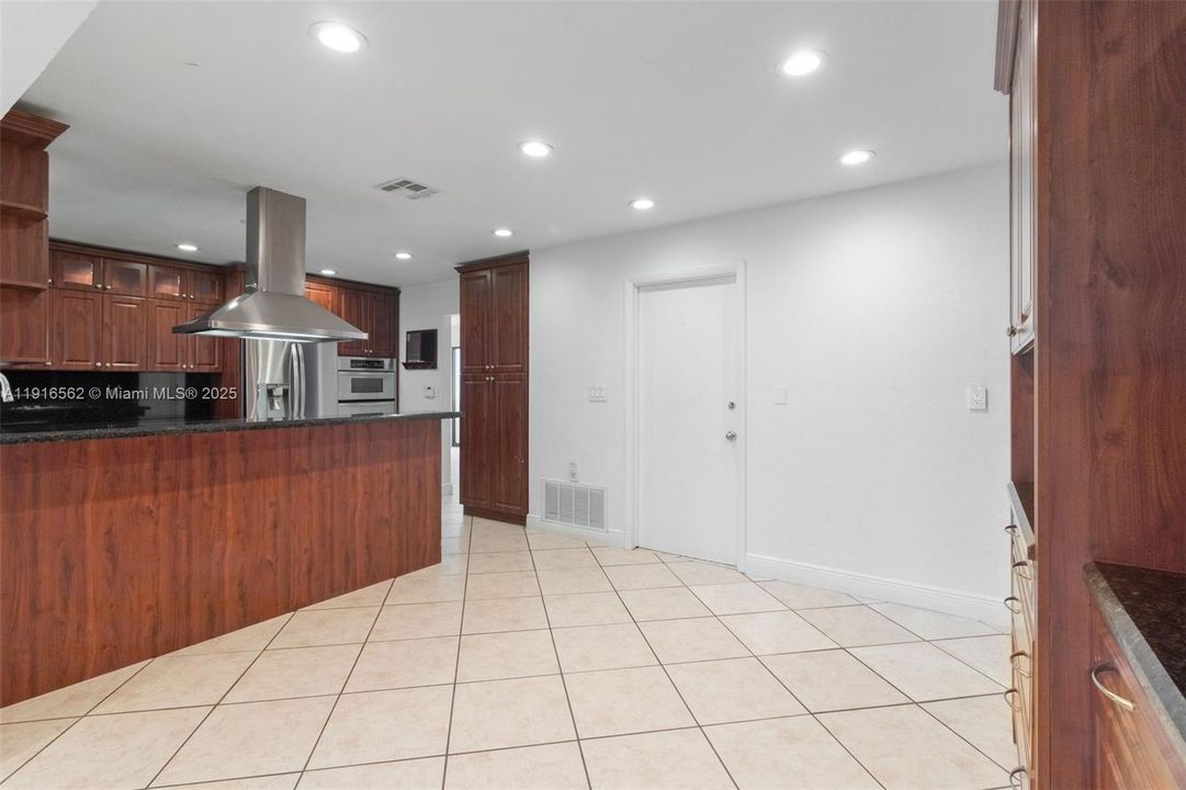 For Sale: $995,000 (4 beds, 2 baths, 2406 Square Feet)