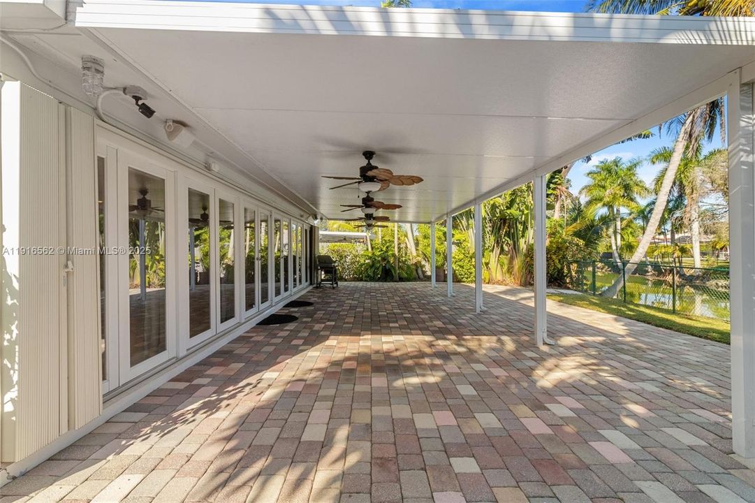 For Sale: $995,000 (4 beds, 2 baths, 2406 Square Feet)