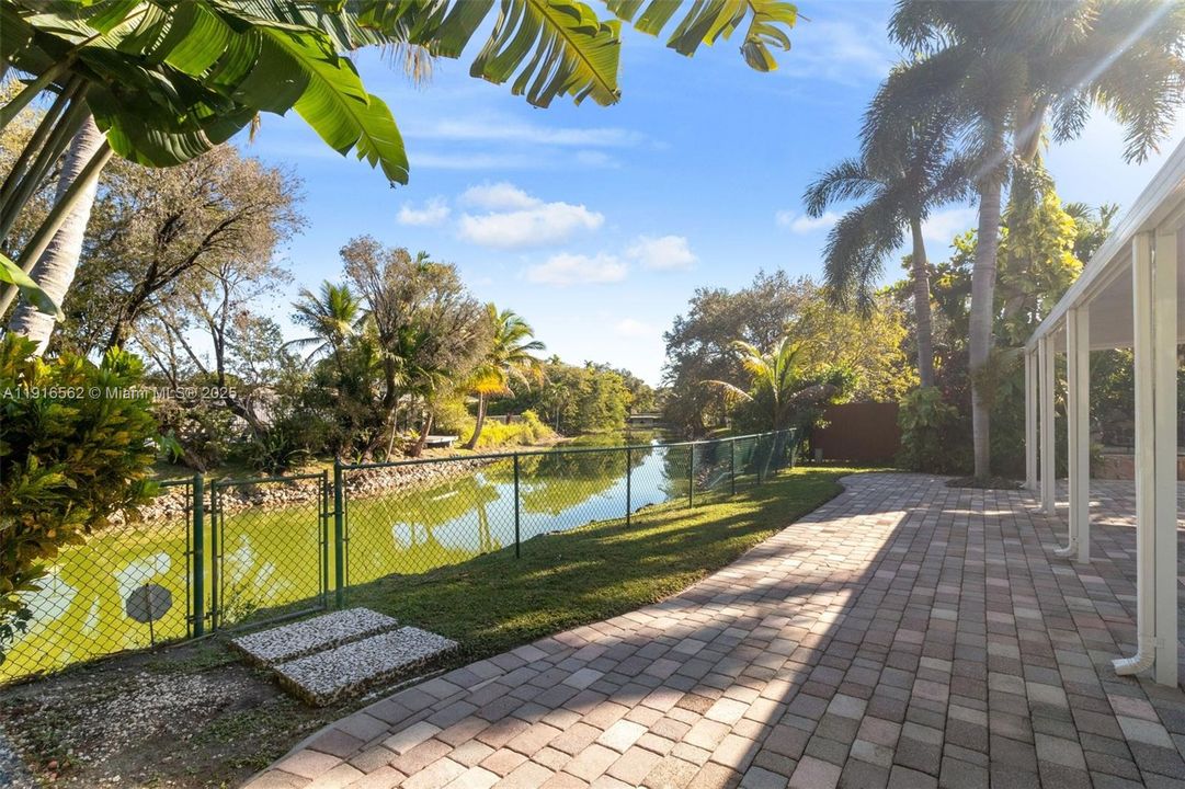 For Sale: $995,000 (4 beds, 2 baths, 2406 Square Feet)