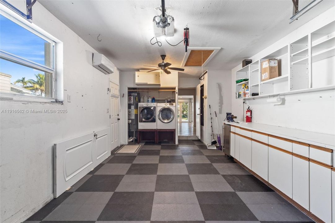 For Sale: $995,000 (4 beds, 2 baths, 2406 Square Feet)