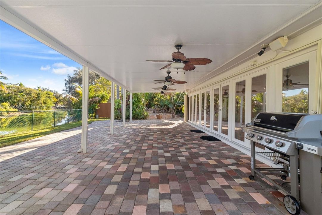 For Sale: $995,000 (4 beds, 2 baths, 2406 Square Feet)