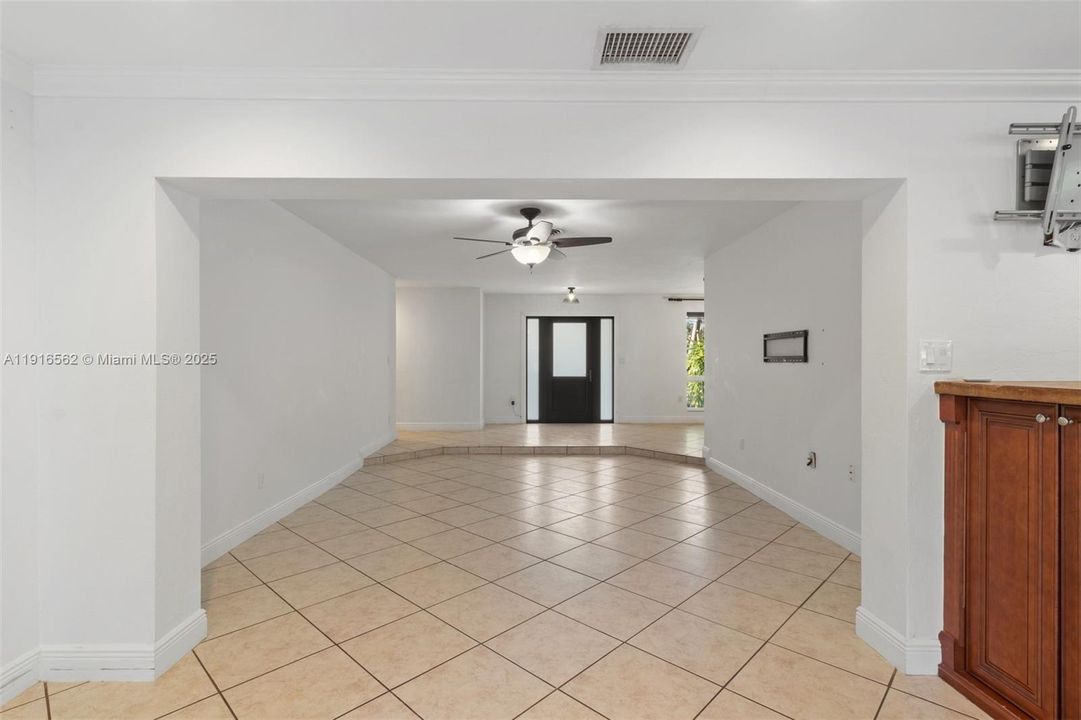 For Sale: $995,000 (4 beds, 2 baths, 2406 Square Feet)