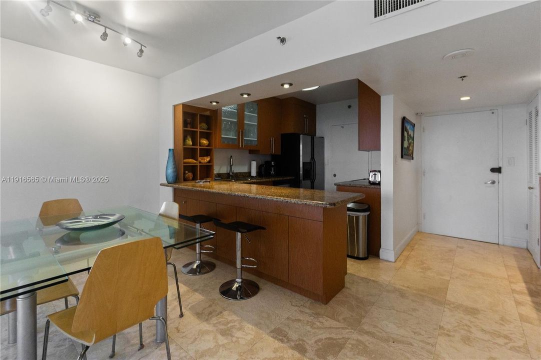 For Rent: $8,300 (2 beds, 2 baths, 1190 Square Feet)