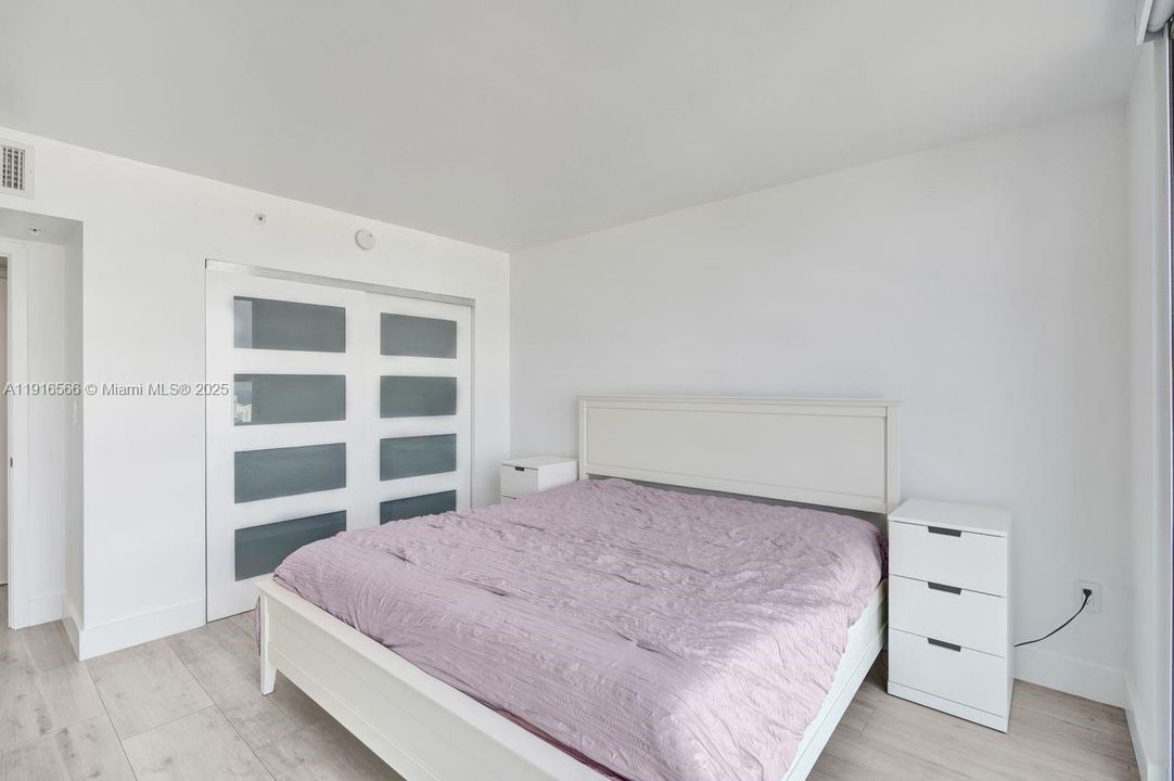 For Sale: $835,000 (1 beds, 1 baths, 740 Square Feet)