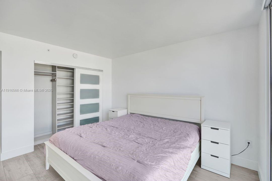 For Sale: $835,000 (1 beds, 1 baths, 740 Square Feet)