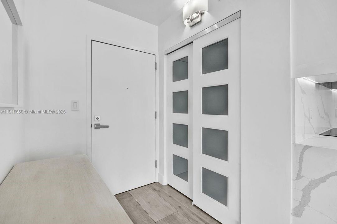 For Sale: $835,000 (1 beds, 1 baths, 740 Square Feet)