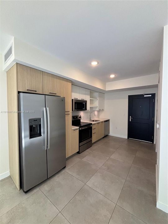 合同活跃: $2,809 (1 贝兹, 1 浴室, 0 平方英尺)