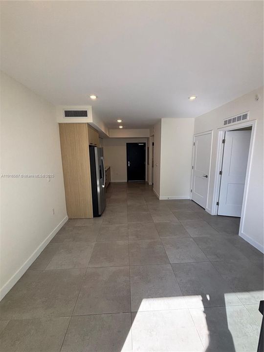 合同活跃: $2,809 (1 贝兹, 1 浴室, 0 平方英尺)