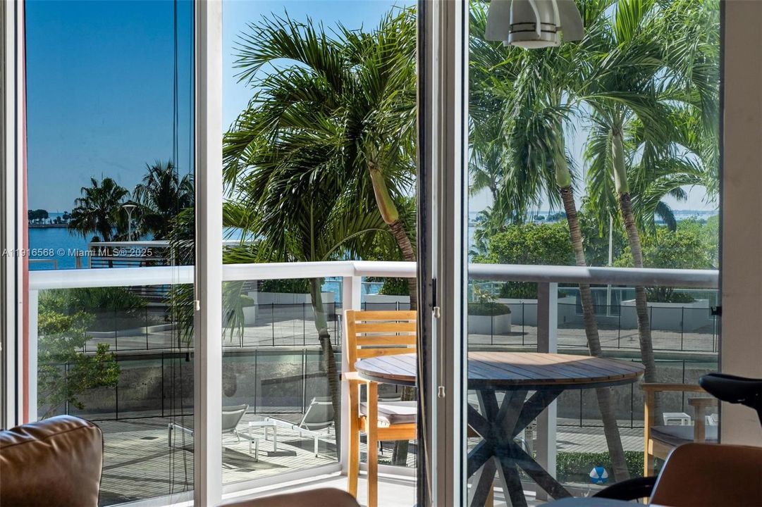 For Sale: $649,500 (1 beds, 2 baths, 1117 Square Feet)