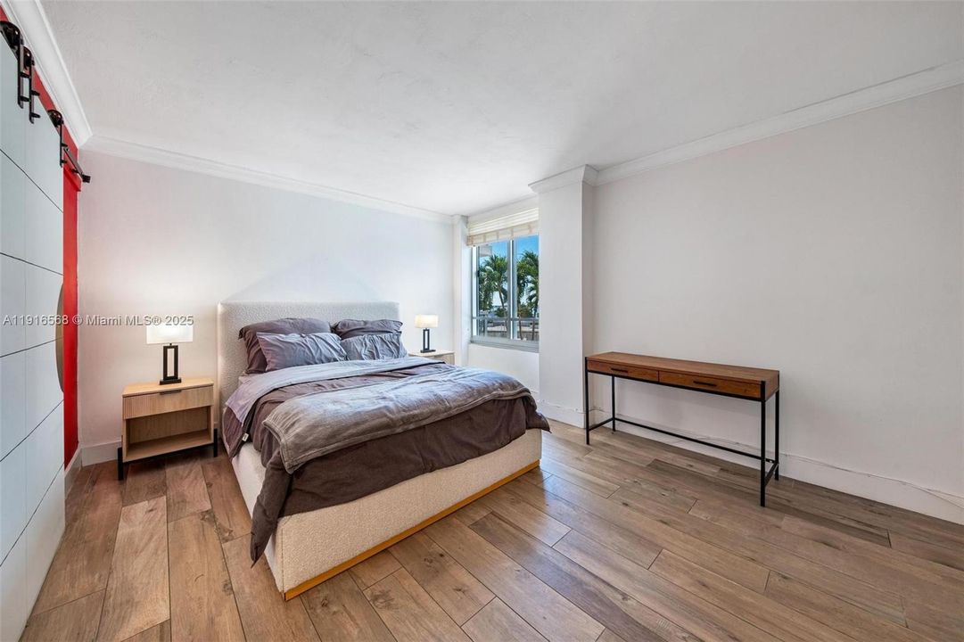 For Sale: $649,500 (1 beds, 2 baths, 1117 Square Feet)