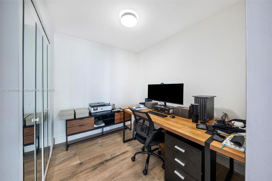 For Sale: $649,500 (1 beds, 2 baths, 1117 Square Feet)