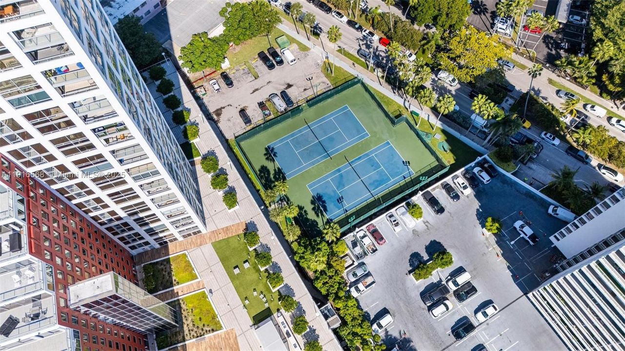 For Sale: $649,500 (1 beds, 2 baths, 1117 Square Feet)