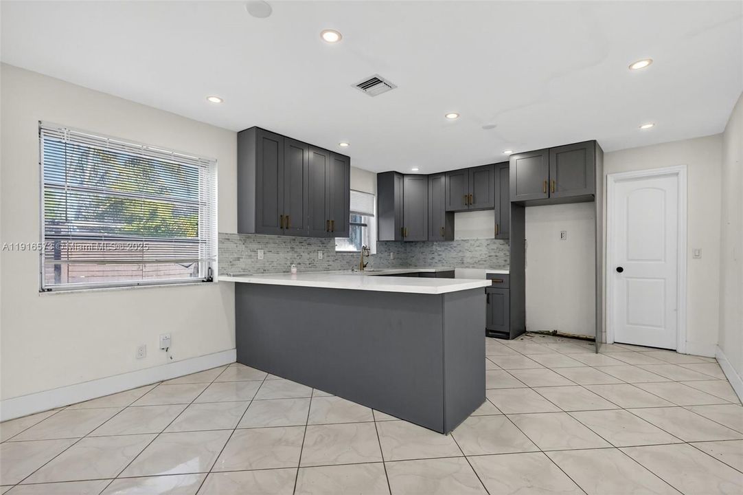 Active With Contract: $546,000 (3 beds, 2 baths, 1585 Square Feet)