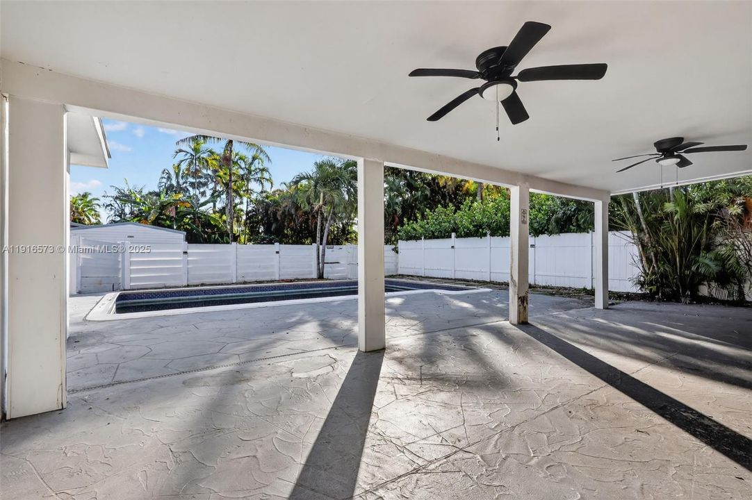 Active With Contract: $546,000 (3 beds, 2 baths, 1585 Square Feet)