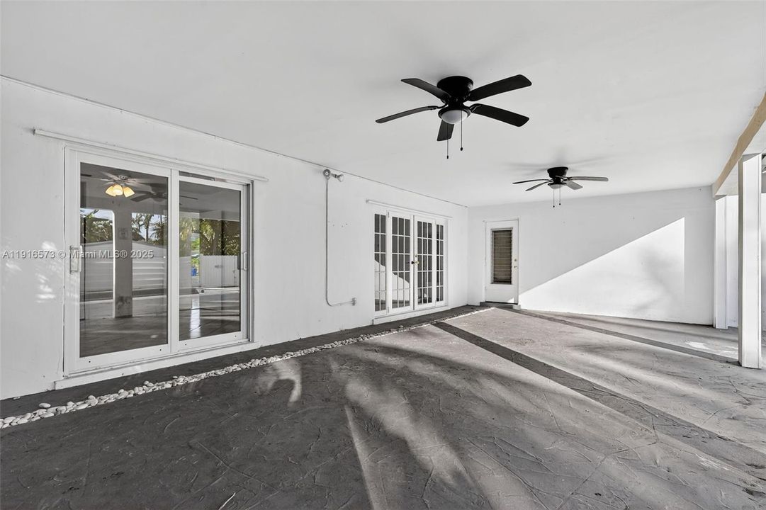 Active With Contract: $546,000 (3 beds, 2 baths, 1585 Square Feet)