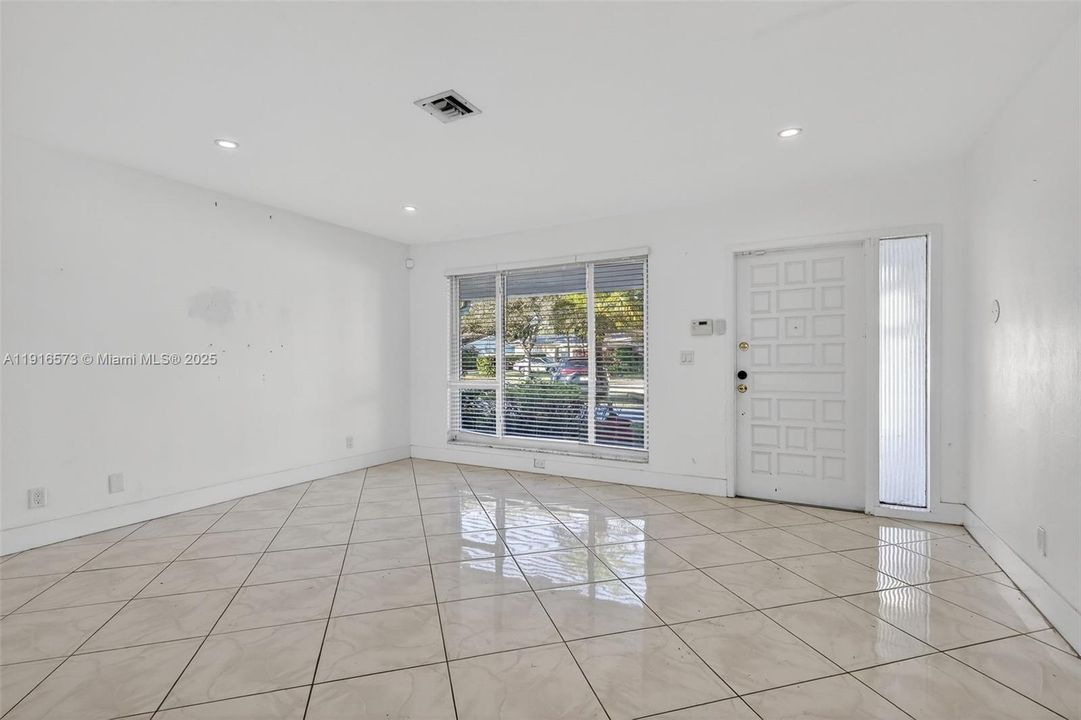 Active With Contract: $546,000 (3 beds, 2 baths, 1585 Square Feet)