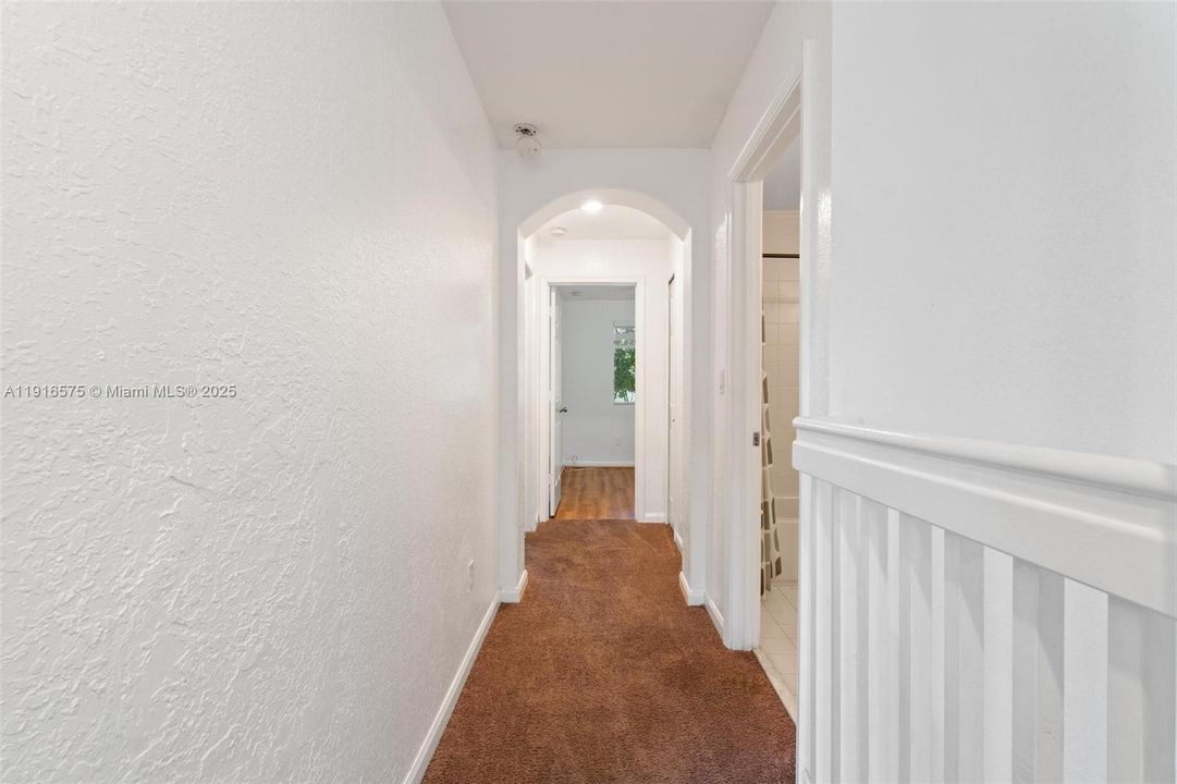 En Venta: $339,990 (4 camas, 3 baños, 1423 Pies cuadrados)