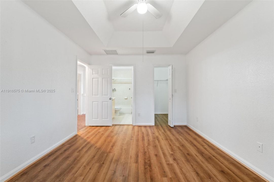 En Venta: $339,990 (4 camas, 3 baños, 1423 Pies cuadrados)