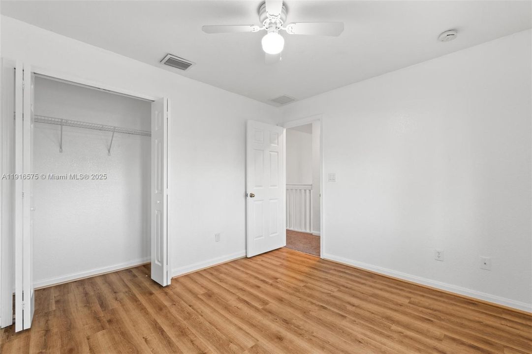 En Venta: $339,990 (4 camas, 3 baños, 1423 Pies cuadrados)