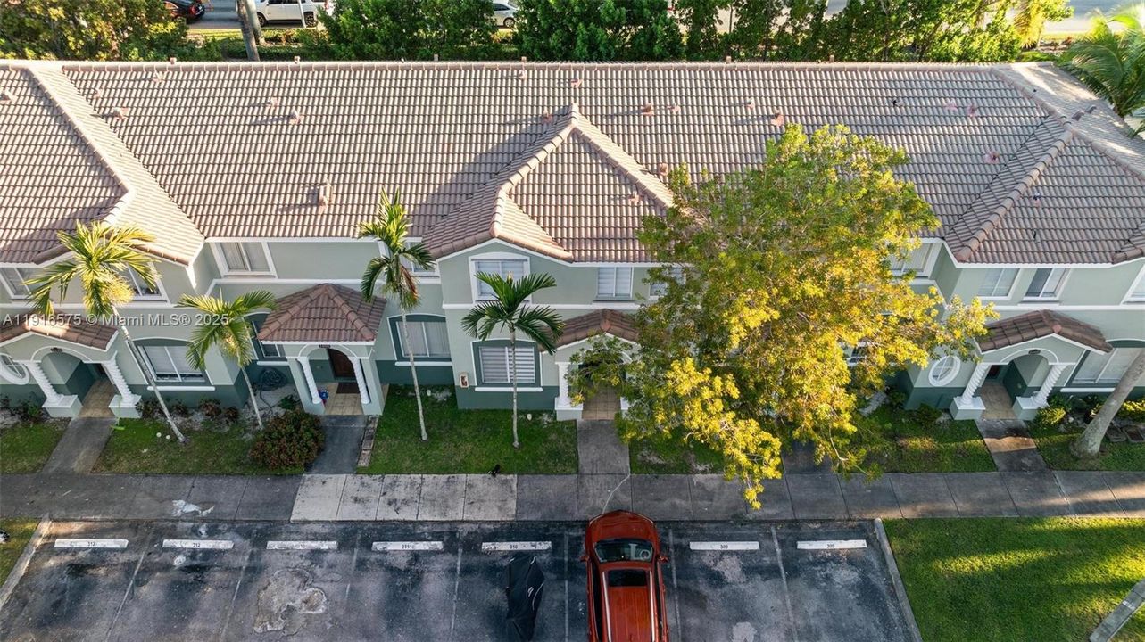 En Venta: $339,990 (4 camas, 3 baños, 1423 Pies cuadrados)