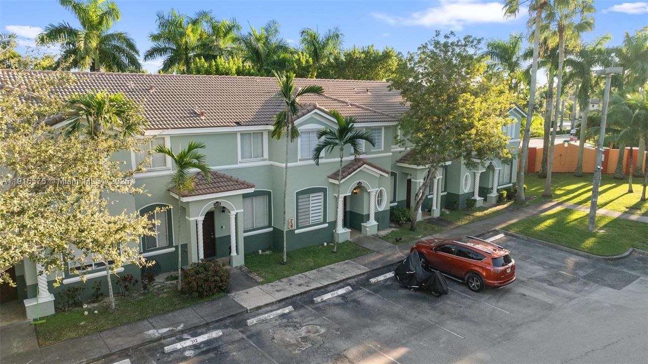En Venta: $339,990 (4 camas, 3 baños, 1423 Pies cuadrados)