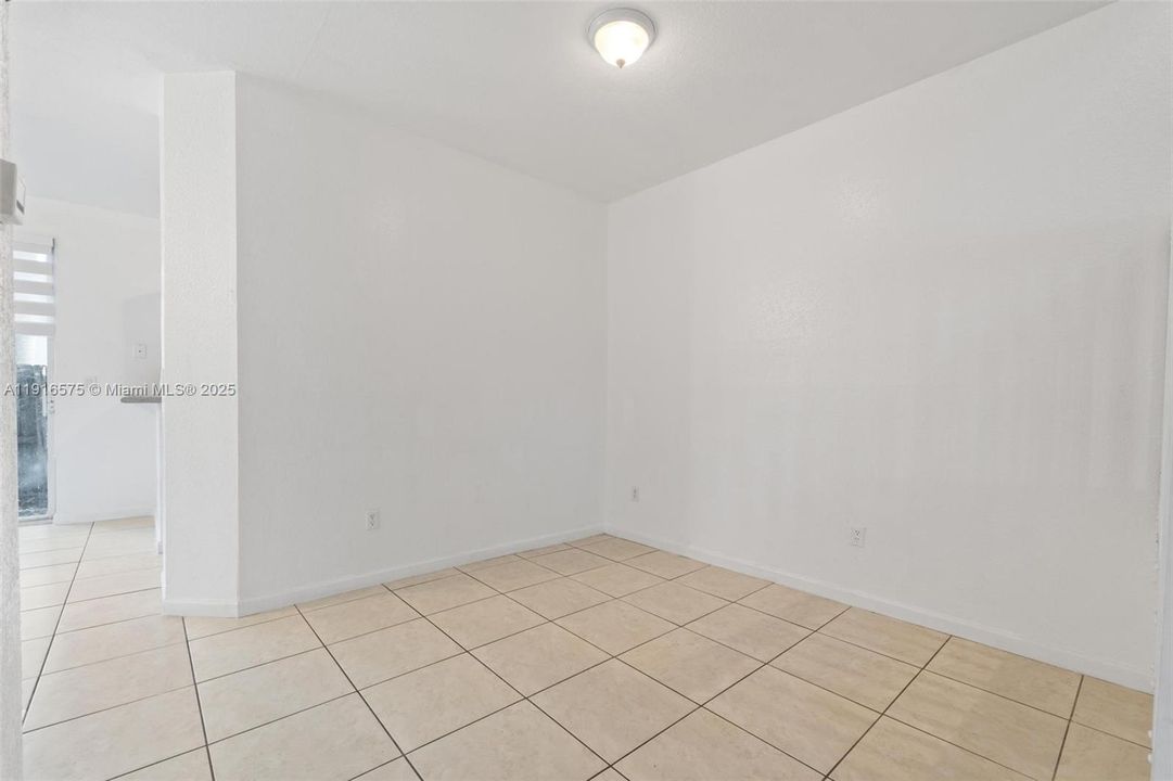 En Venta: $339,990 (4 camas, 3 baños, 1423 Pies cuadrados)