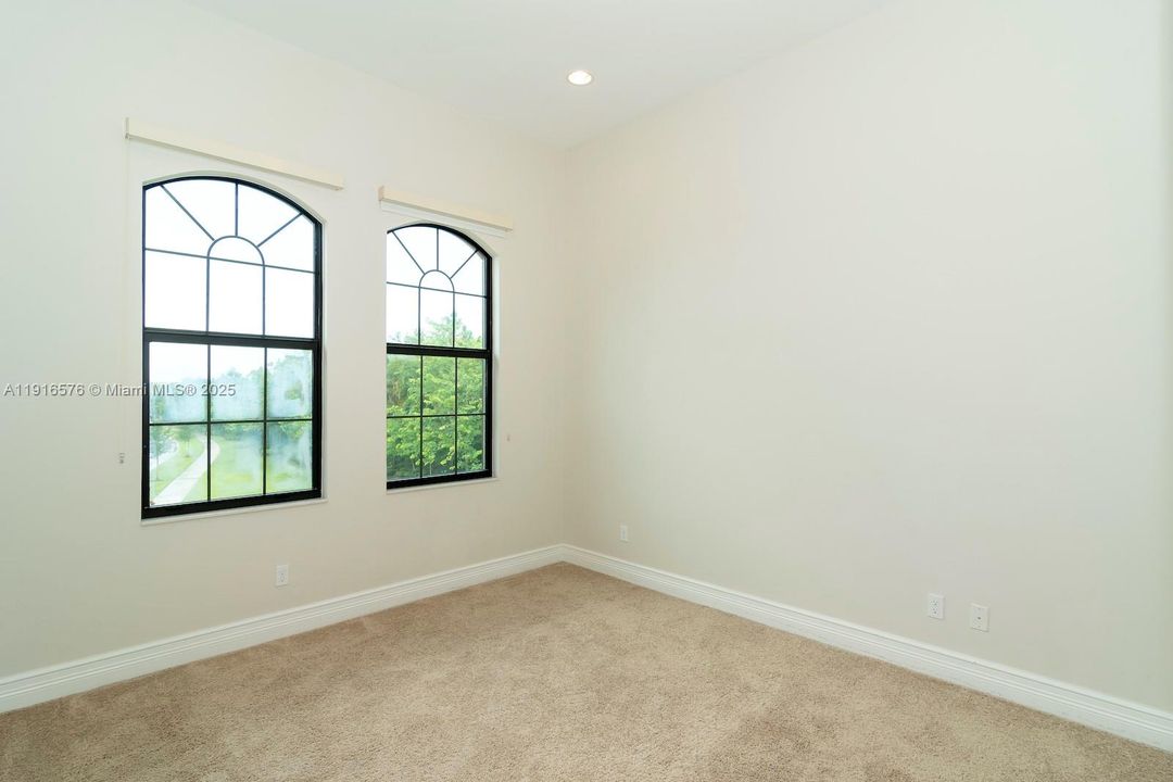 For Rent: $16,500 (5 beds, 6 baths, 4783 Square Feet)