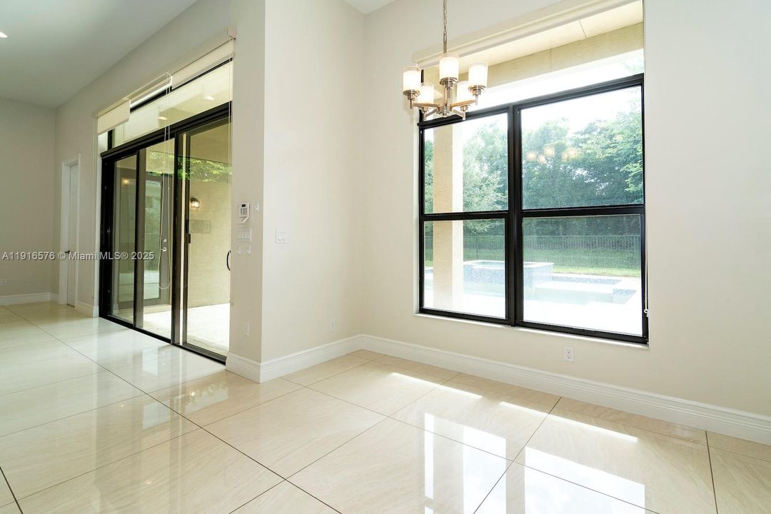 For Rent: $16,500 (5 beds, 6 baths, 4783 Square Feet)