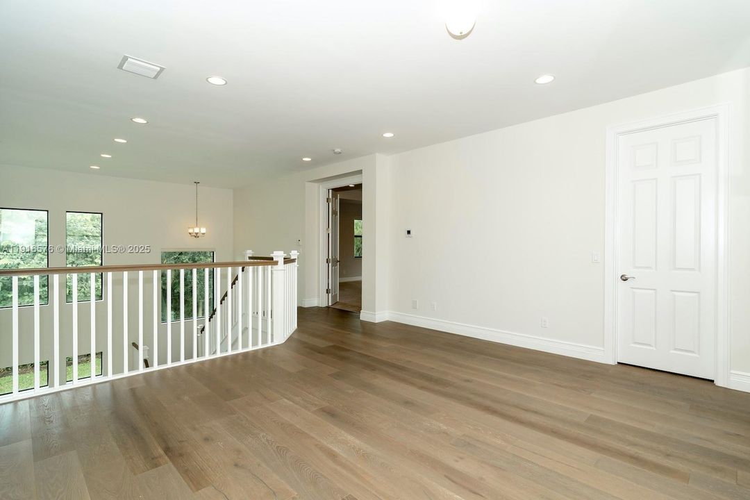 For Rent: $16,500 (5 beds, 6 baths, 4783 Square Feet)