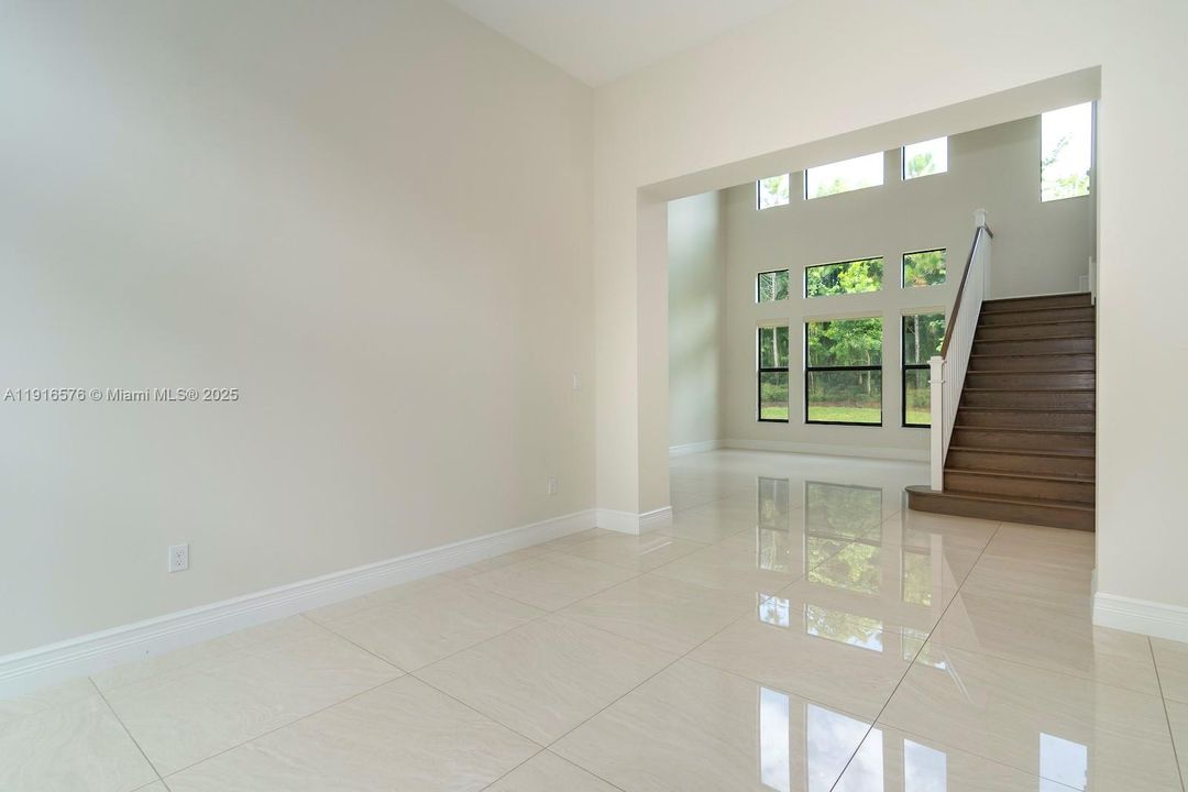 For Rent: $16,500 (5 beds, 6 baths, 4783 Square Feet)