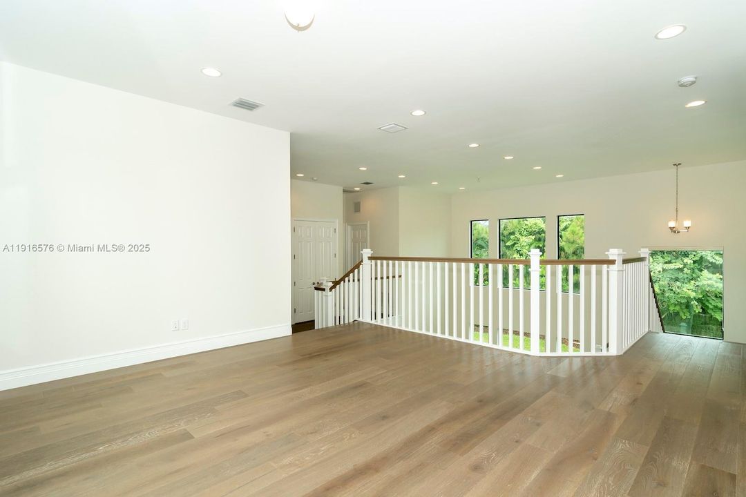 For Rent: $16,500 (5 beds, 6 baths, 4783 Square Feet)