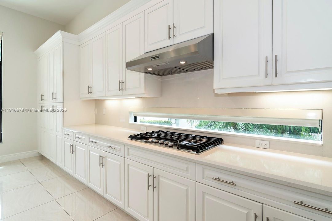 For Rent: $16,500 (5 beds, 6 baths, 4783 Square Feet)