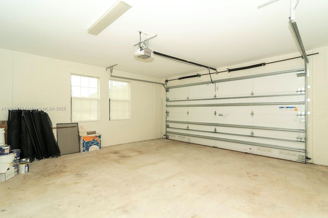 For Rent: $16,500 (5 beds, 6 baths, 4783 Square Feet)