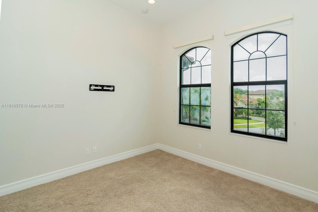 For Rent: $16,500 (5 beds, 6 baths, 4783 Square Feet)