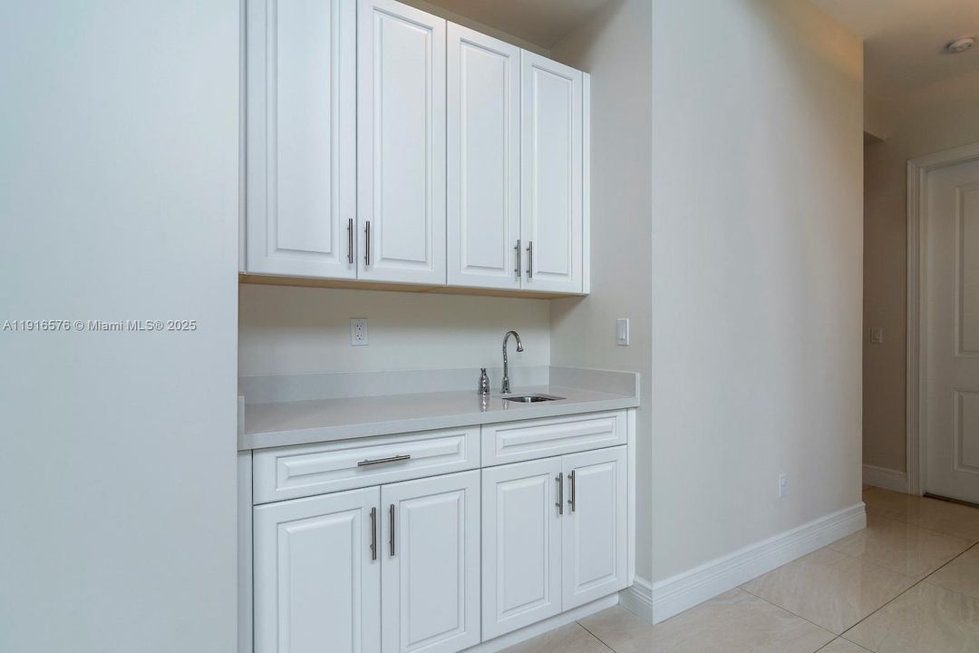 For Rent: $16,500 (5 beds, 6 baths, 4783 Square Feet)