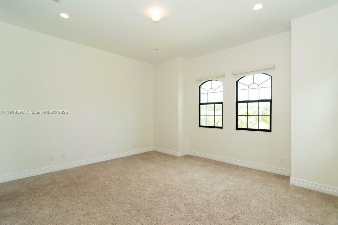 For Rent: $16,500 (5 beds, 6 baths, 4783 Square Feet)