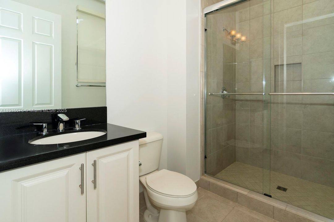 For Rent: $16,500 (5 beds, 6 baths, 4783 Square Feet)