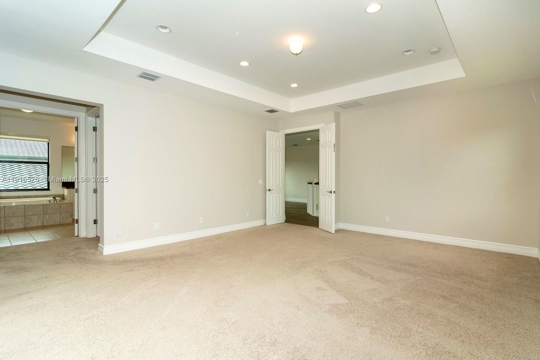 For Rent: $16,500 (5 beds, 6 baths, 4783 Square Feet)