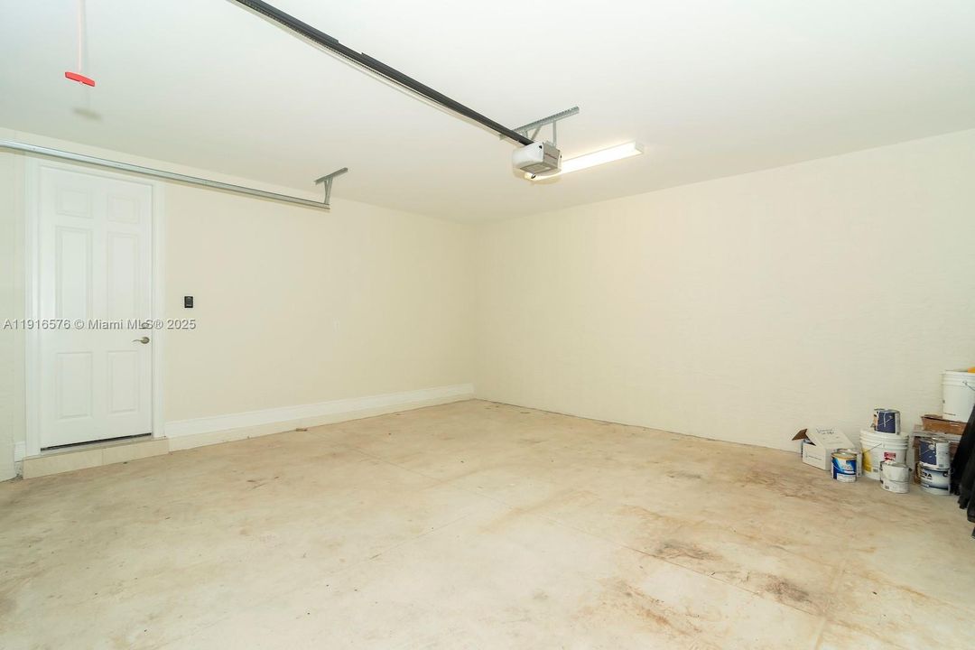 For Rent: $16,500 (5 beds, 6 baths, 4783 Square Feet)