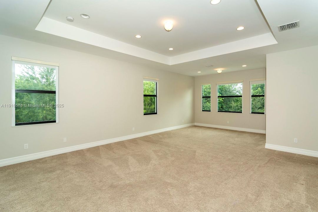 For Rent: $16,500 (5 beds, 6 baths, 4783 Square Feet)