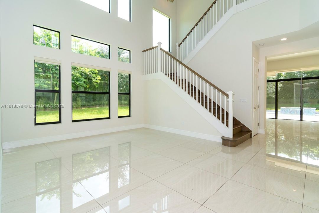 For Rent: $16,500 (5 beds, 6 baths, 4783 Square Feet)