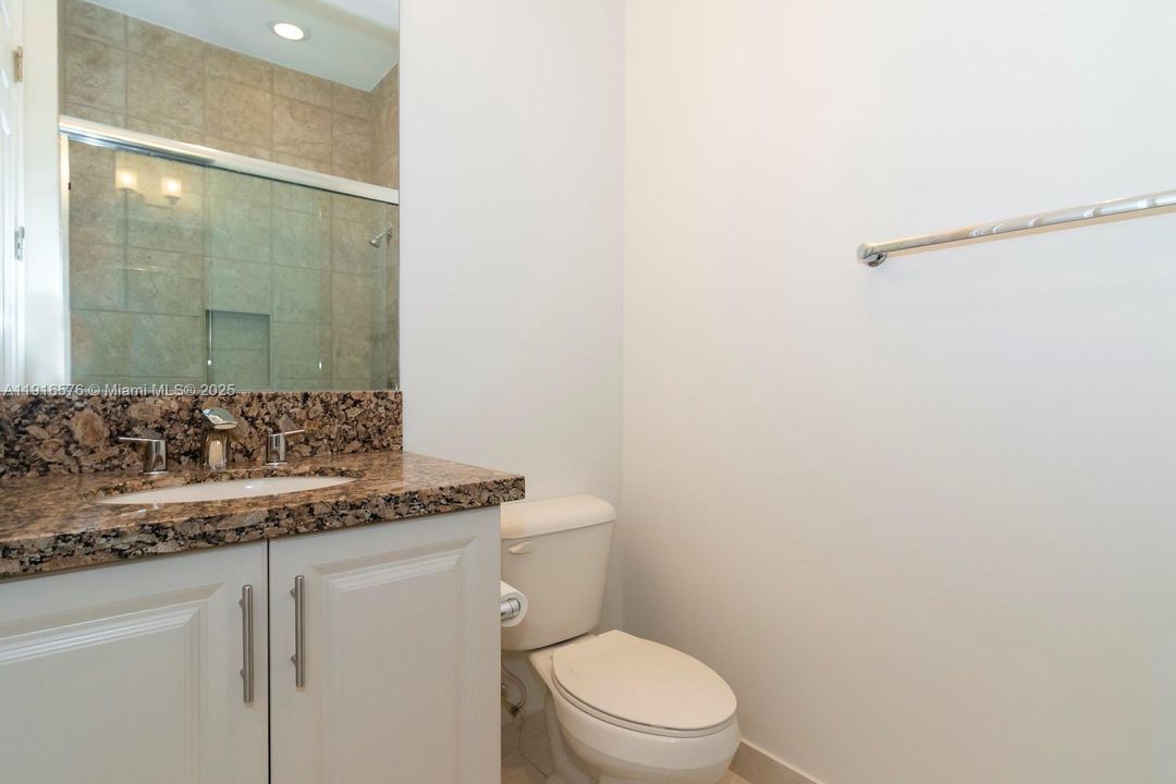 For Rent: $16,500 (5 beds, 6 baths, 4783 Square Feet)