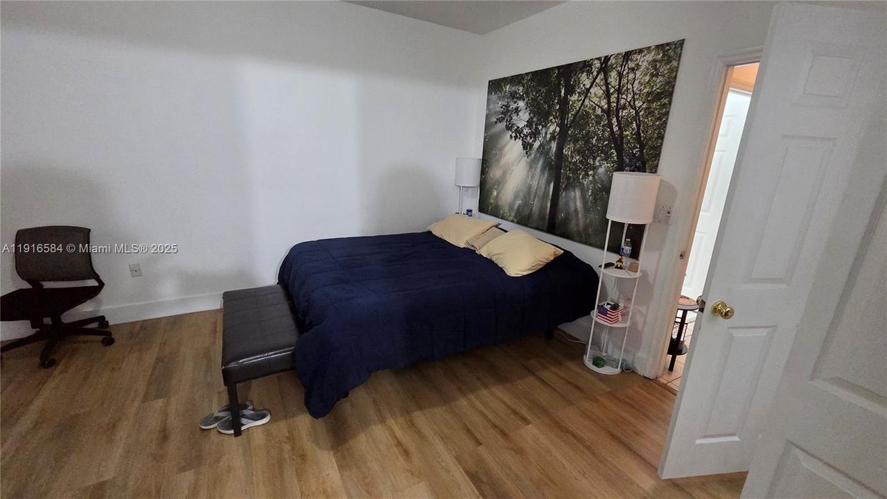 En Venta: $345,000 (2 camas, 2 baños, 1050 Pies cuadrados)