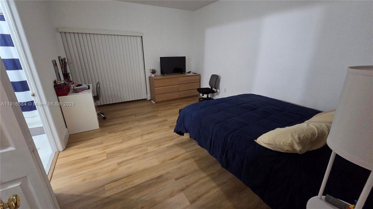 En Venta: $345,000 (2 camas, 2 baños, 1050 Pies cuadrados)