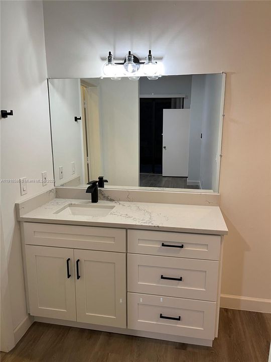 For Rent: $2,800 (3 beds, 2 baths, 1120 Square Feet)